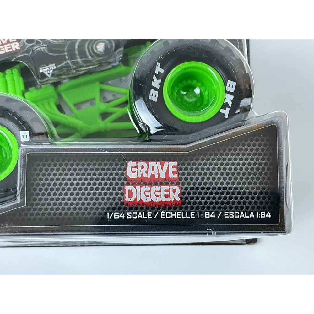 Monster Jam Spin Master 2023 Grave Digger 1:64 Arena Favorites Series New Sealed - Picture 3 of 4
